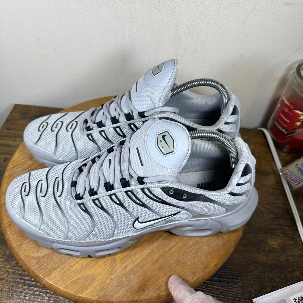 Nike Air Max Plus TN Wolf Grey Black 852630-021 Mens Size 12 Shoes